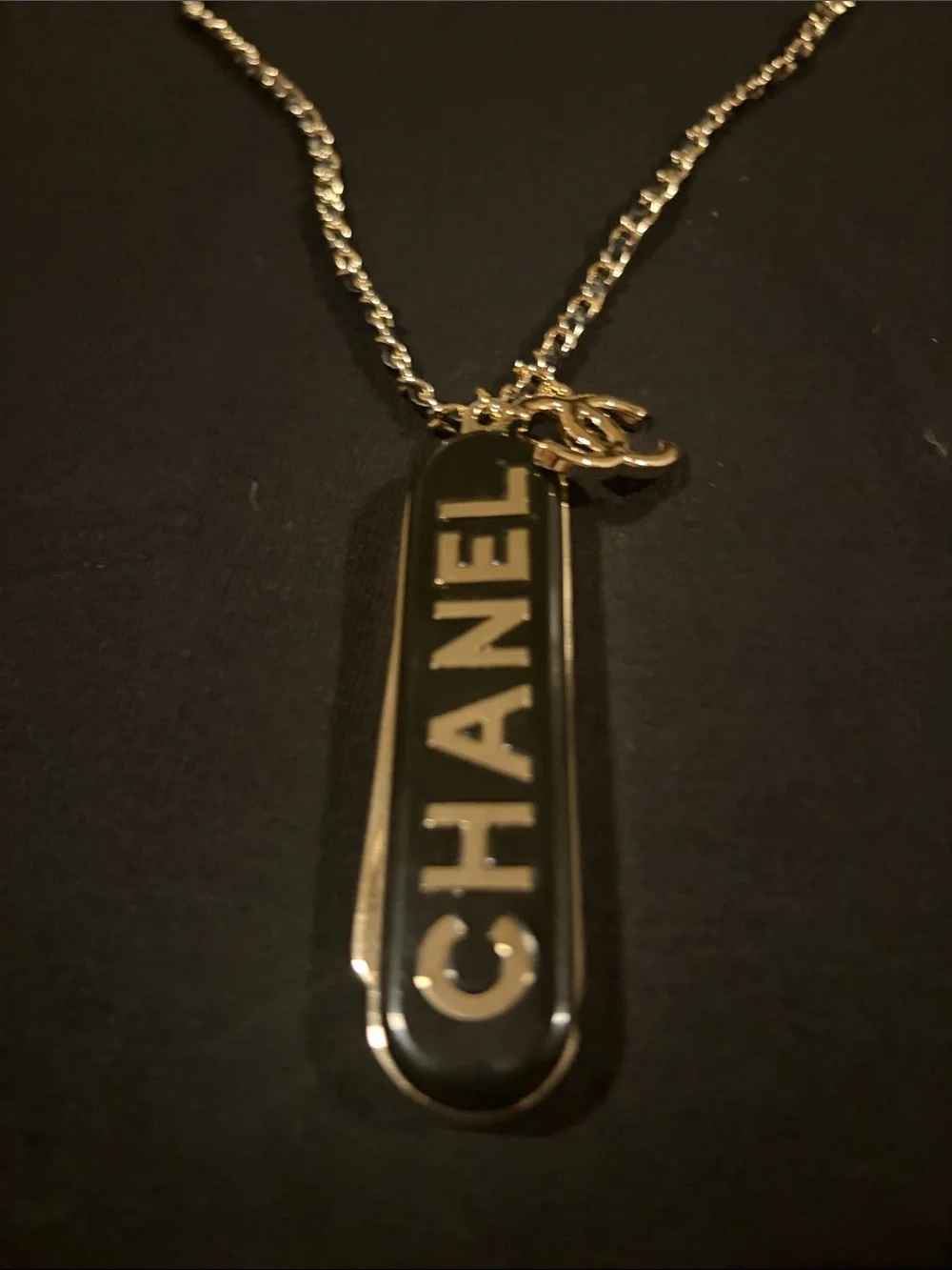 🪮 Chanel Beauty 🪞 compact Hair Comb / Mirror Pendant 🖤 Chain Necklace ⛓️